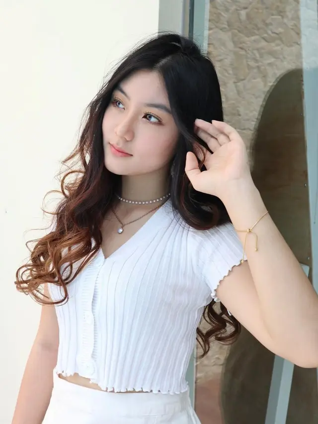 Dikabarkan Dekat Dengan Athalla Naufal, Ini 6 Pesona Shannon Wong. (Sumber: Instagram/shannonwong)