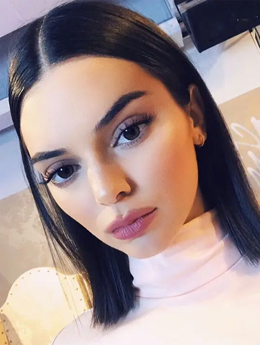 Dilansir dari HollywoodLife, Kendall Jenner miliki alasan mengapa dirinya sama sekali tak merasa terganggu dengan adanya rumor itu. (instaram/kendalljenner)