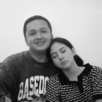 Kebersamaan mereka yang selalu tampil mesra dan kompak bikin gemas netizen. Berikut potret penampilan mereka. (Instagram/zaraadhsty).