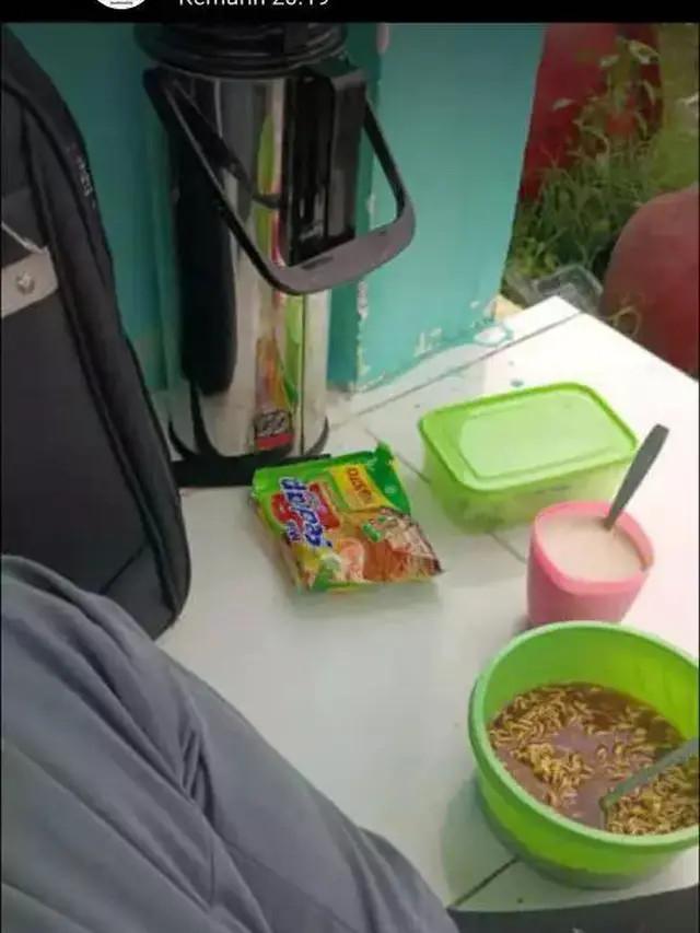 6 Potret Isi Bekal Nyeleneh Ini Bikin Senyum Tipis, Selera Makan Jadi Hilang