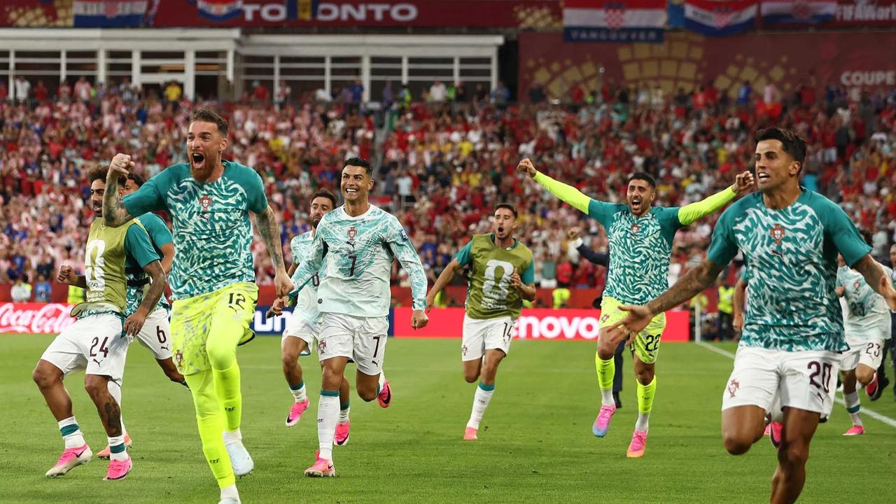 FOTO: Comeback Portugal Hentikan Langkah Kroasia