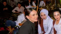 Foto Luna Maya Nonton Wayang di Hari Jadi Purwakarta, Tampil Memukau