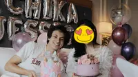 7 Potret Chika Jessica yang Dikabarkan Pacar Dylan Carr, Rayakan Ultah di Hotel