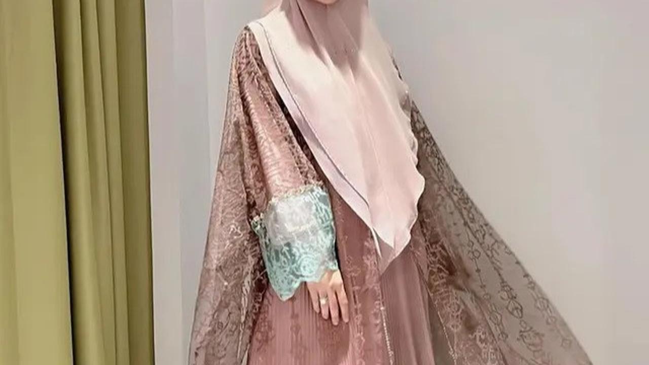 Rekomendasi Baju Lebaran Brokat dari Artis yang Elegan dan Memukau