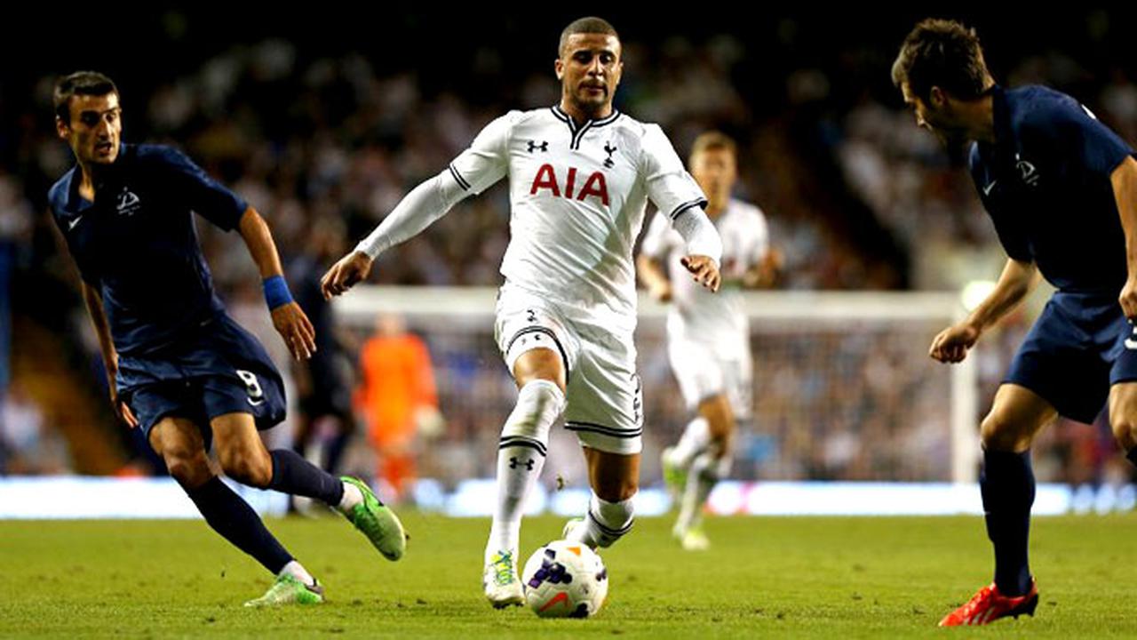 Bek Manchester City, Kyle Walker (tengah), masuk radar Manchester City. 