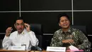 Kepala BNPT Komjen Suhardi Alius didampingi Ketua Komnas HAM, Imdadun Rahmat memberi keterangan usai melakukan pertemuan di kantor Komnas HAM, Jakarta, Rabu (3/8). Pertemuan tersebut membahas penanggulangan terorisme dan HAM. (Liputan6.com/Johan Tallo)