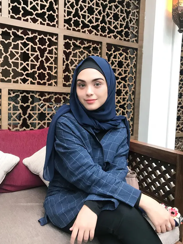 [Bintang] Vebby Palwinta