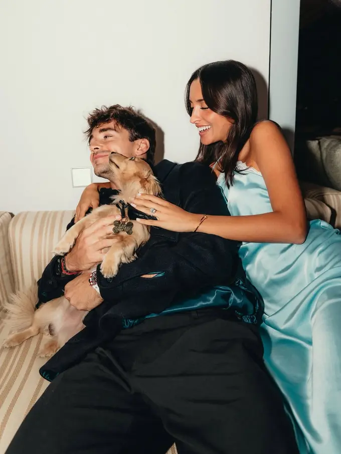 Pebalap F1 Charles Leclerc Lamar Alexandra Saint Mleux dengan Cara Unik, Lewat Anjing Kesayangan