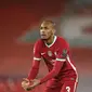 Fabinho bisa dikatakan sebagai 'baterai'-nya Liverpool. Ia memiliki kemampuan dalam membaca permainan dan mengantisipasi umpan. Musim ini, ia tercatat mampu menorehkan empat tekel dan dua intersep per laga di Liga Champions. (AFP/Peter Powell)