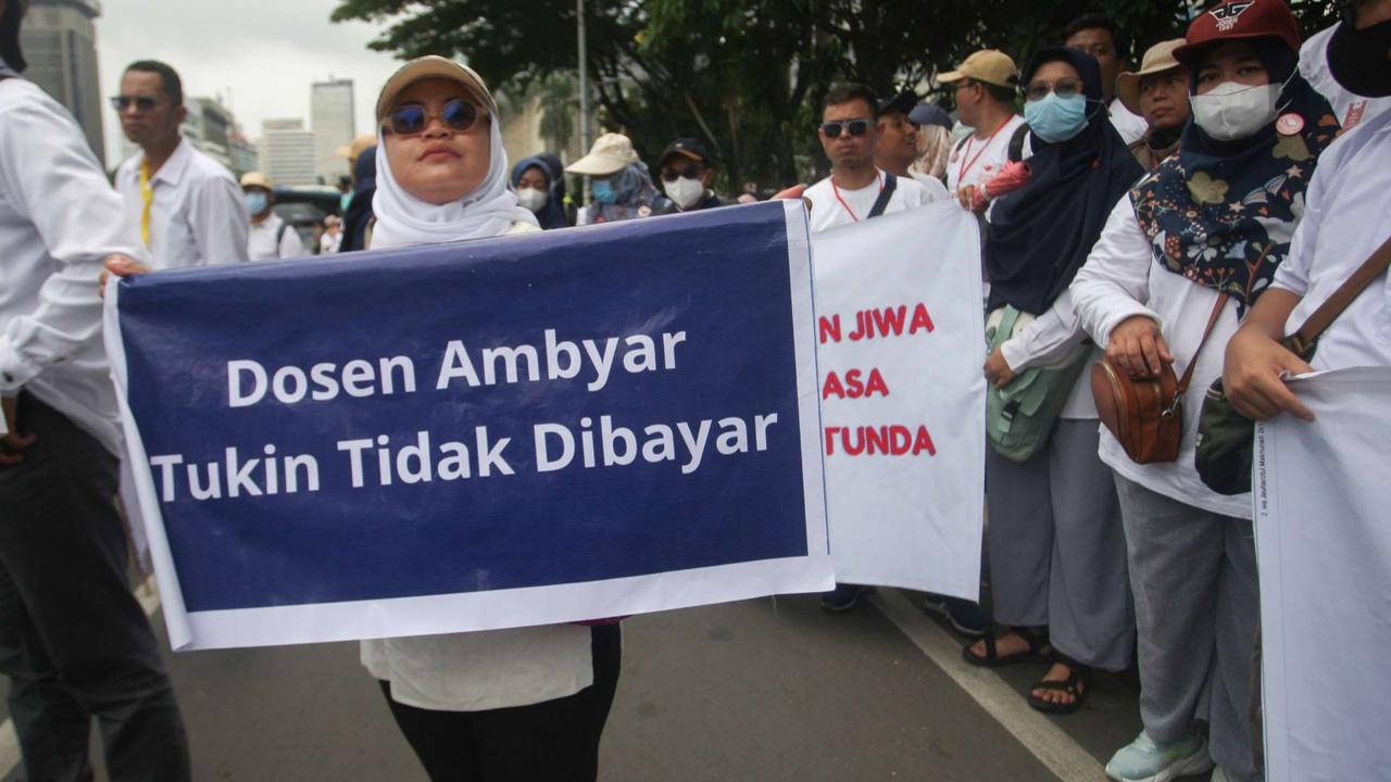 Aksi demo dosen tuntut pembayaran tukin