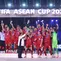 Pesepak bola Timnas Indonesia mengangkat trofi setelah memastikan gelar juara FIFA ASEAN Cup 2026 usai mengalahkan Thailand melalui adu penalti di Stadion Utama Gelora Bung Karno (SUGBK), Jakarta, Senin (5/10/2026). Kemenangan tersebut menjadi gelar perdana Indonesia di kejuaraan regional senior tersebut.(KLY/Budy Santoso)