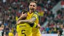 Paco Alcacer. Striker Spanyol berusia 28 tahun yang sejak tengah musim 2019/2020 membela Villarreal ini didatangkan dari Borussia Dortmund dengan biaya 23 juta euro. Bersama Borussia Dortmund yang dibelanya selama 1,5 musim mulai 2018/2019 hingga tengah musim 2019/2020 ia total tampil dalam 47 laga di semua ajang dengan torehan 26 gol dan 4 assist. Ia melakukan debut bersama Dortmund saat menghadapi Eintracht Frankfurt pada pekan ke-3 Bundesliga 2018/2019 (14/9/2018) dan menyumbang 1 gol dalam laga yang berakhir dengan kemenangan 3-1. (AFP/DPA/Rolf Vennenbernd)