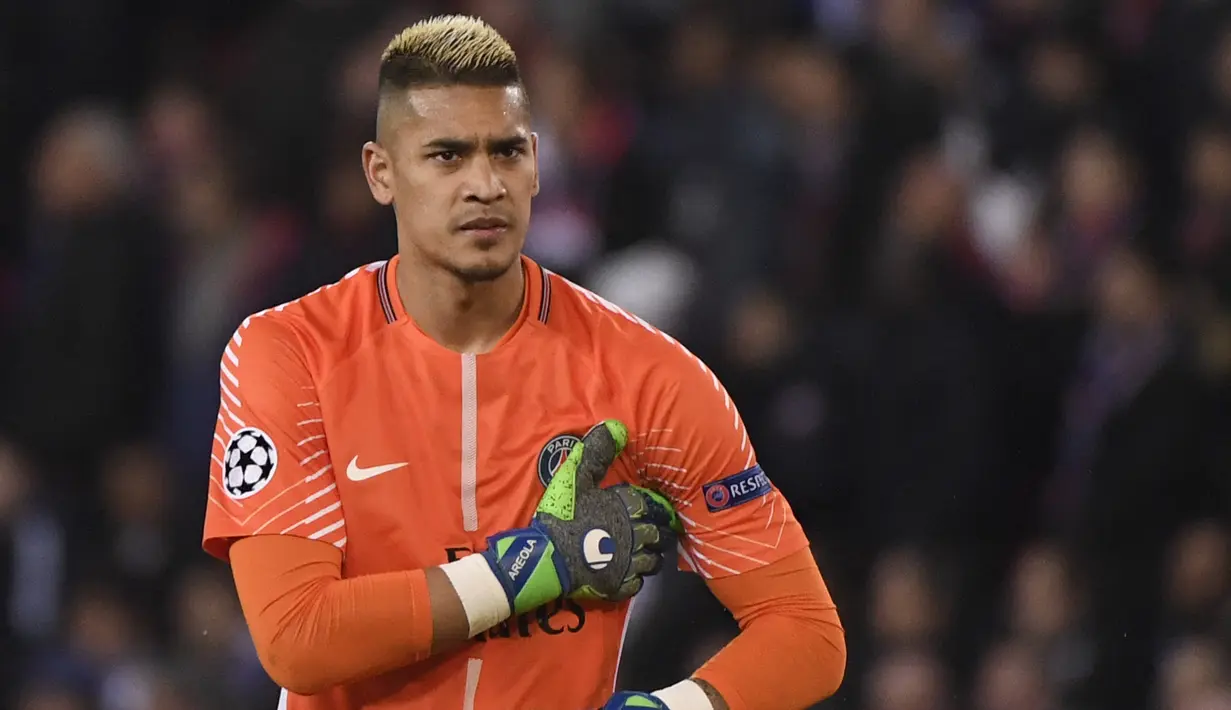 Alphonse Areola kalah bersaing dengan Keylor Navas di Paris Sanit-Germain. Ia kemudian dipinjamkan ke West Ham pada musim ini dan akan bersaing dengan Lukasz Fabianski. Areola bakal memiliki peran karena pengalamannya di kompetisi Eropa. (AFP/Pierre-Philippe Marcou)