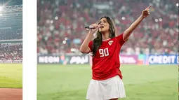 Untuk mengingatkan, dia pernah menggelar konser tunggal di tahun yang sama. 
“Gak nyangka GBK 2.0 datang secepat ini," tulisnya. (Foto: Instagram/ raisa6690)