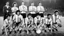 Starting line up Timnas Argentina berfoto sebelum dimulainya laga final Piala Dunia Yunior FIFA 1979 menghadapi Uni Soviet di National Stadium, Tokyo, Jepang (7/9/1979). Piala Dunia U-20 tahun 1979 di Jepang yang juga diikuti Timnas Indonesia, akhirnya mempertemukan Argentina dan Uni Soviet di laga final. Argentina yang diperkuat Diego Maradona menjadi juara setelah menang 3-1 atas Uni Soviet. (wikimedia)