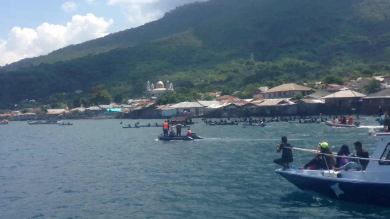 Puncak Perayaan Semana Santa, Patung Yesus Diarak di Laut