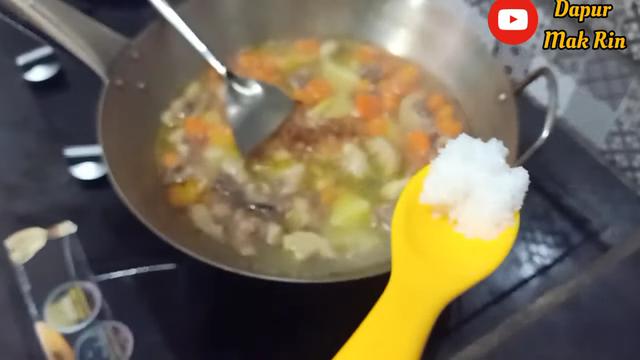 Hanya Perlu Tambahkan 3 Bahan Dapur, Begini Trik Masak Sup Tetelan Sapi Agar Empuk dan Bebas Prengus
