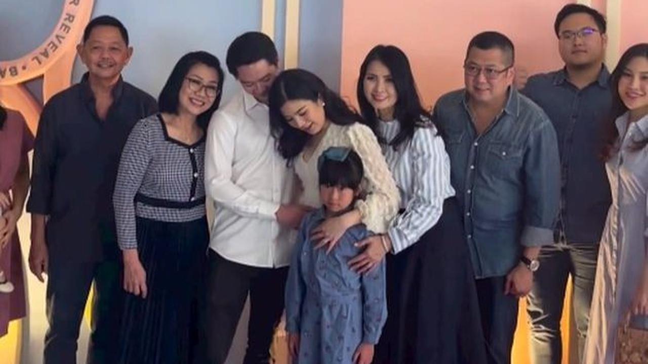 "Congratulation Kevin & Valen🙏🏻 Kevin’s Birthday Celebration 🎂 & Gender Reveal coming soon baby A. January 2024, it’s a girl 🎀"