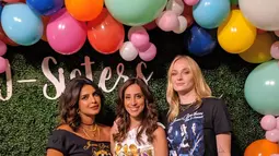 Tak jarang, mereka membagikan foto bersama di Instagram. Siapa yang tak mengenal Sophie Turner? Pemain drama populer Game Of Thrones dan juga merupakan istri dari Joe Jonas. Mereka menikah pada 1 Mei 2019 di Las Vegas. (Liputan6.com/IG/@priyankachopra)