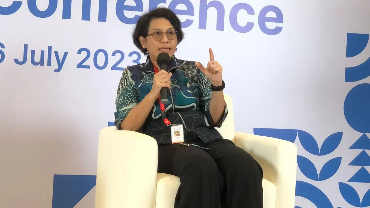Sekretaris Jenderal Kementerian Pendidikan, Kebudayaan, Riset, dan Teknologi (Kemendikbudristek), Suharti di konferensi internasional bersama UIL (The UNESCO Institute for Lifelong Learning) di Bali, Selasa (4/7/2023). (Tira/Liputan6.com)