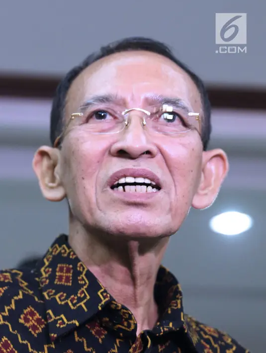 Mantan Menteri Agama Suryadharma Ali usai menjalani sidang lanjutan PK di PN Jakarta Pusat, Rabu (25/7/2018). Dalam kesimpulannya, Suryadharma Ali meminta majelis hakim membebaskan dirinya dari hukuman penjara. (Liputan6.com/Helmi Fithriansyah)