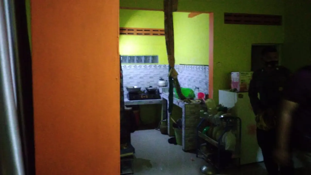 Depresi karena sang pacar akan menikah, Gadis 22 tahun Gantung diri di malam Takbir