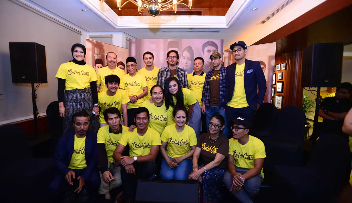 Film Bid'ah Cinta bercerita tentang sepasang kekasih seperti Romeo dan Juliet. Selain Ayushita, dibintangi oleh Dimas Aditya, Ibnu Jamil, Alex Abbad, Dewi Irawan, Jajang C Noer, Tanta Ginting, Yoga Pratama, dan masih banyak lagi. (Nurwahyunan/Bintang.com)