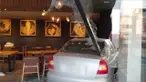 Sekitar empat orang terluka usai sebuah mobil sedan menyeruduk masuk ke dalam sebuah restoran di Seoul, Korea Selatan.