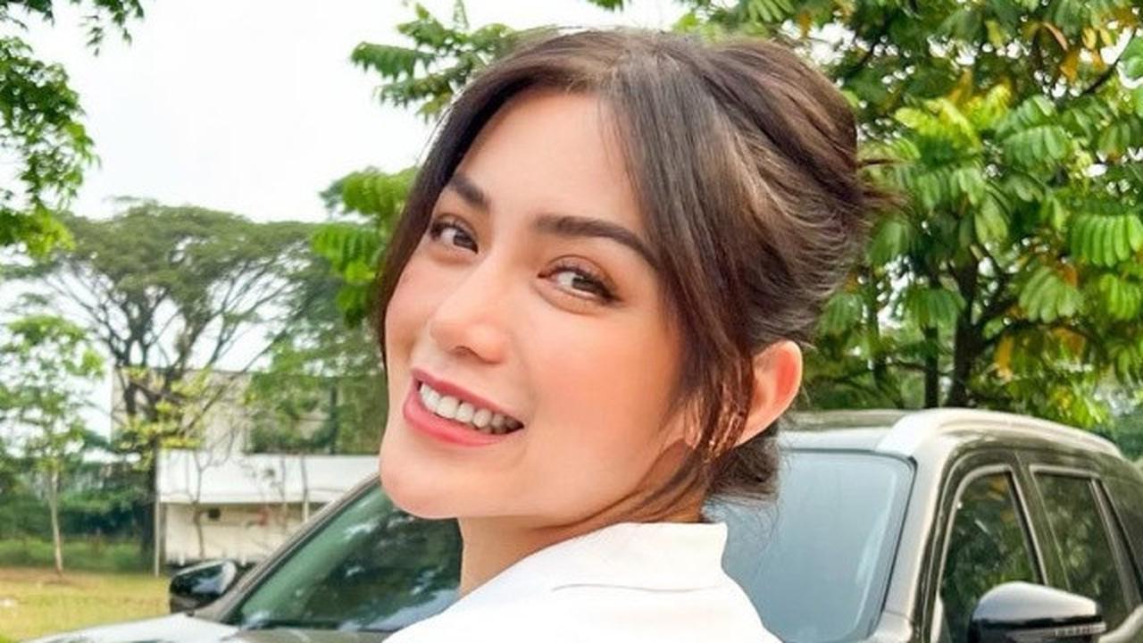 Pemotretan Terbaru Jessica Iskandar, Aura Kecantikan Memancar Sampai Dijuluki Hot Mom