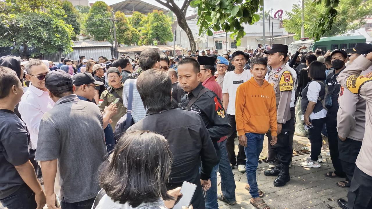 Sidang Korupsi Sudewo Dikawal Ribuan Pendukung, Klaim Mantan Bupati Tak Bersalah