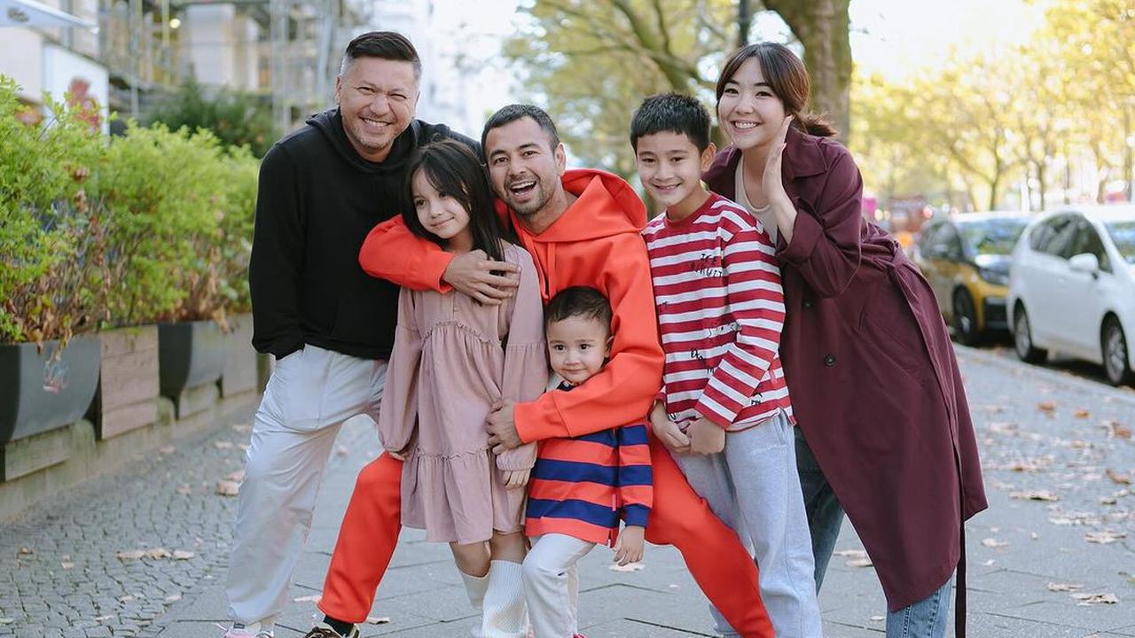 7 Potret Keluarga Raffi Ahmad dan Gading Marten Kumpul di Jerman, Vibesnya bak Foto Bareng Besan