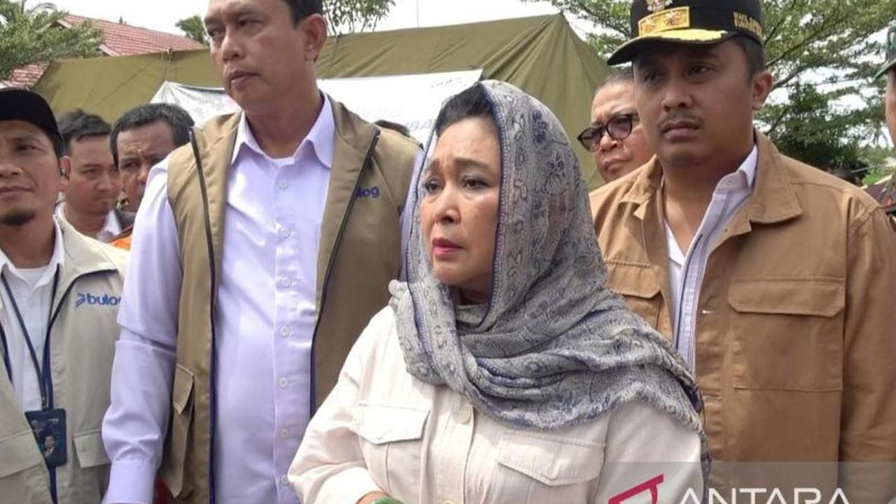 Ketua Komisi IV DPR RI Salurkan Bantuan Pangan Besar-besaran untuk Korban Bencana di Sumatera