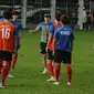 Pelatih timnas Korea Selatan U-23, Shin Tae-yong (bertopi) memberikan arahan pada skuad Taeguk Warriors di Lapangan C Senayan, Jakarta, (21/3/2015). Timnas Korsel U-23 berlatih jelang kualifikasi Grup H Piala Asia 2016. (Liputan6.com/Helmi Fithriansyah)