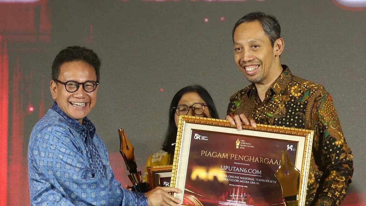 FOTO: Liputan6.com Sabet Penghargaan Media Online Terproduktif dari OJK