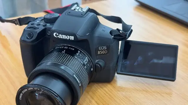 Canon EOS 850D