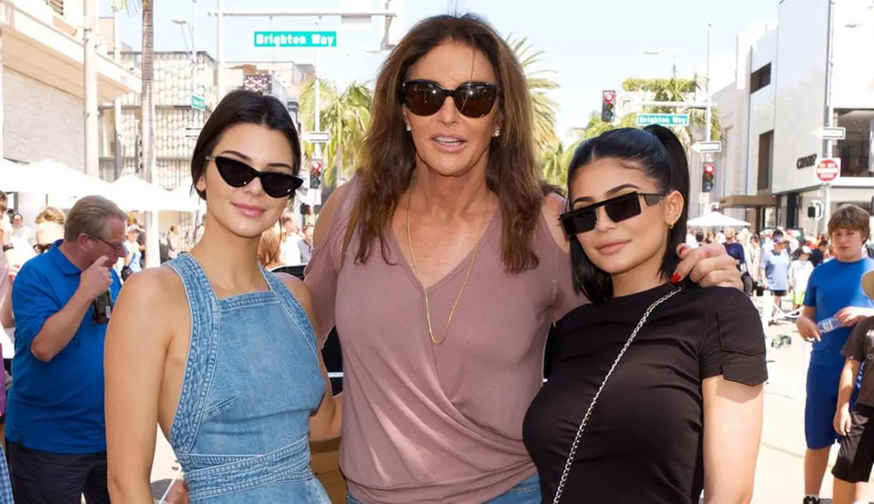 Sementara Kendall dan Kylie   Jenner pun sama sekali tak   terlihat batang hidungnya. (Entertainment Tonight)