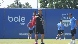 Pelatih Persib Apresiasi Sambutan Hangat Bobotoh dan Suporter FC Seoul di Korea Selatan