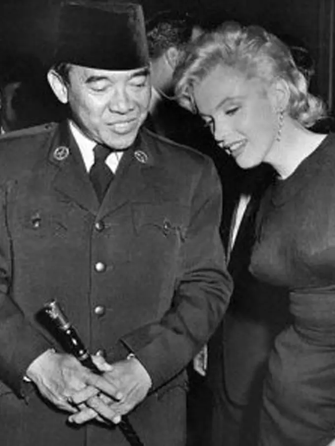 [Bintang] Soekarno - Marilyn Monroe