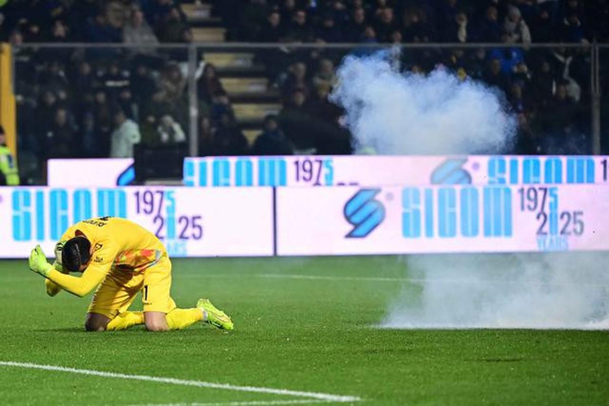 Cremonese Tegaskan Sportivitas Usai Insiden Petasan ke Emil Audero, Puji Profesionalisme Sang Kiper