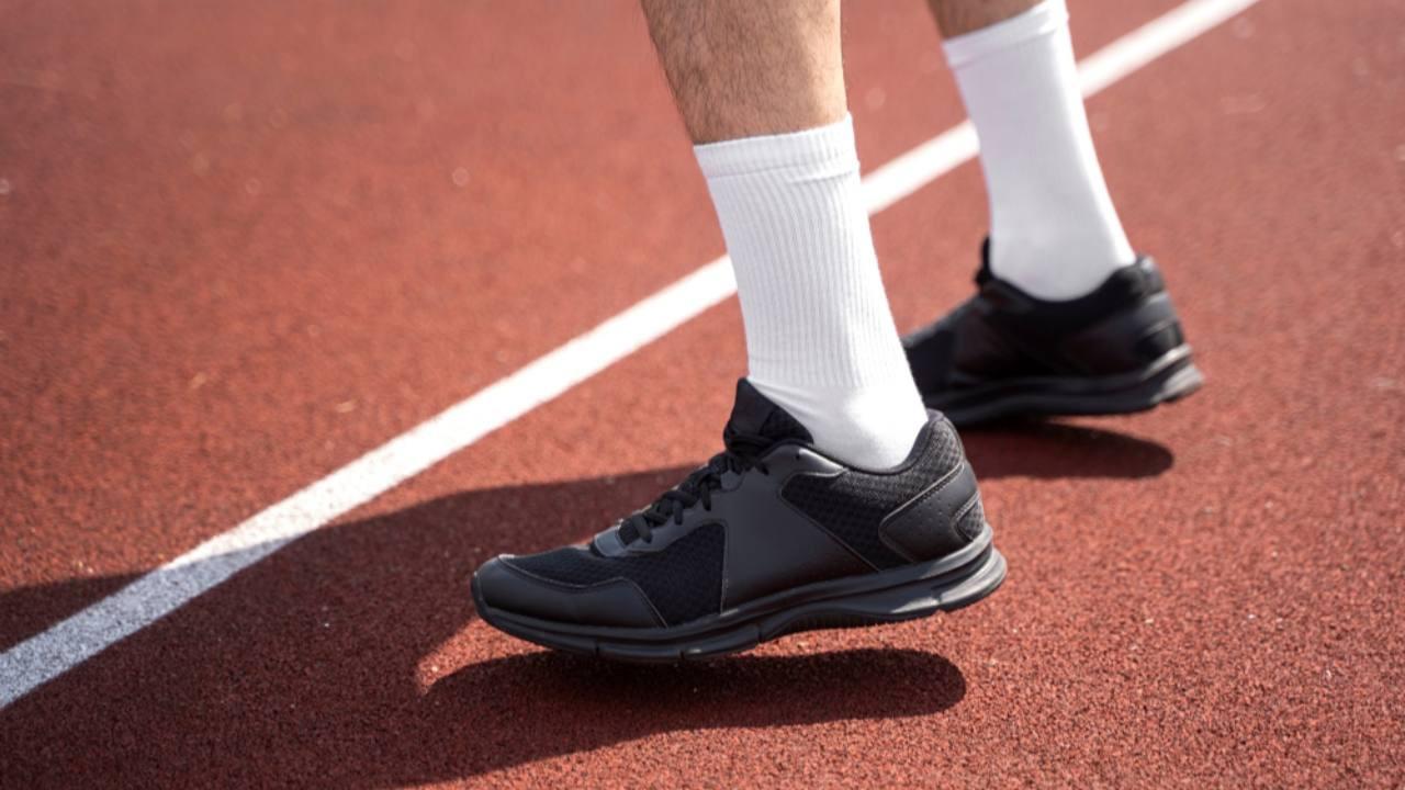 Pilihan Kaos Kaki Olahraga Terbaik, Solusi Anti Gerah dan Anti Lecet Saat Aktif Bergerak