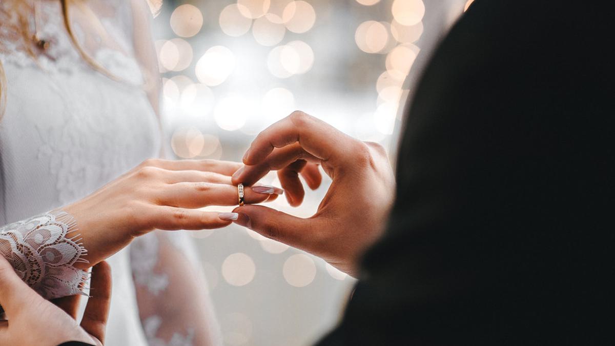 4 Tips Dekorasi Pernikahan Simpel Mewah Sesuaikan dengan Budget - Relationship Fimela.com