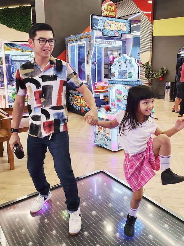 Nicky Tirta bersama Buah Hatinya (Sumber: Instagram/nickytirta)