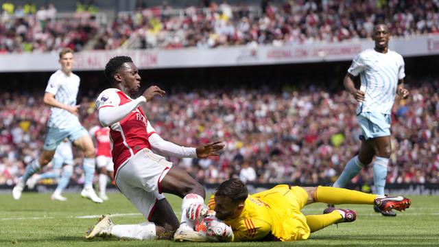 Foto: Aksi Percaya Diri Pemain Arsenal saat Melawan Nottingham Forest di Pekan Pertama Liga Inggris 2023 / 2024