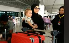 Potret Jennifer Coppen Berangkat Umrah Bareng Baby Kamari, Akan Lakukan Badal Umrah Untuk Alm Dali Wassink
