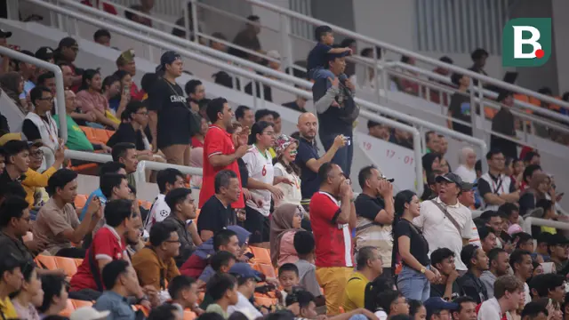 Suasana Penonton di JIS