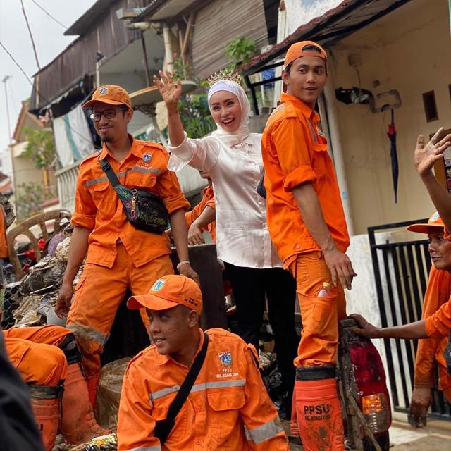 Berhijab Usai Sakit Aneh, Ini 6 Potret Gaya Terbaru Baby Sexyola