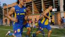  Para pemain Deportivo Capiata melakukan latihan rutin. (AP Photo/Jorge Saenz)