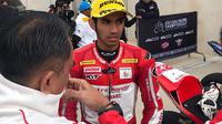 Pembalap Astra Honda Racing Team, Andi Gilang, tampil apik di kelas SS600 Asia Road Racing Championship 2019 di Adelade, Australia, yang berlangsung Minggu (28/4/2019). (Bola.com/Ario Yosia)