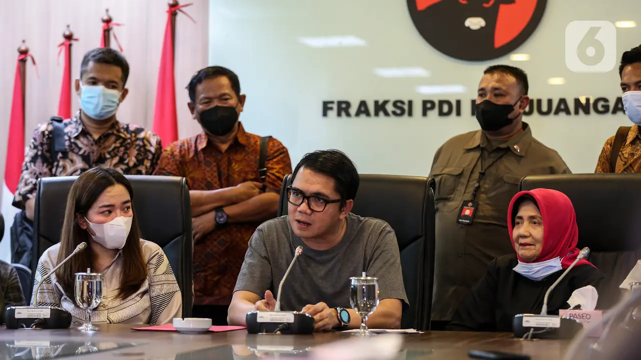 Anggiat Pasaribu bertemu Arteria Dahlan
