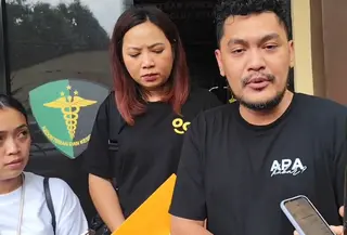 Keluarga pramugari pesawat ATR Florencia. (Liputan6.com/Fauzan)